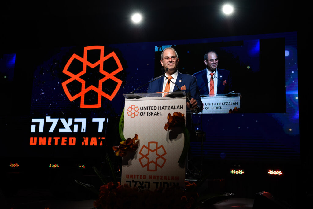 President and Founder of United Hatzalah Eli Beer addressing the crowd at the Gala on Sunday night 1024x684 1